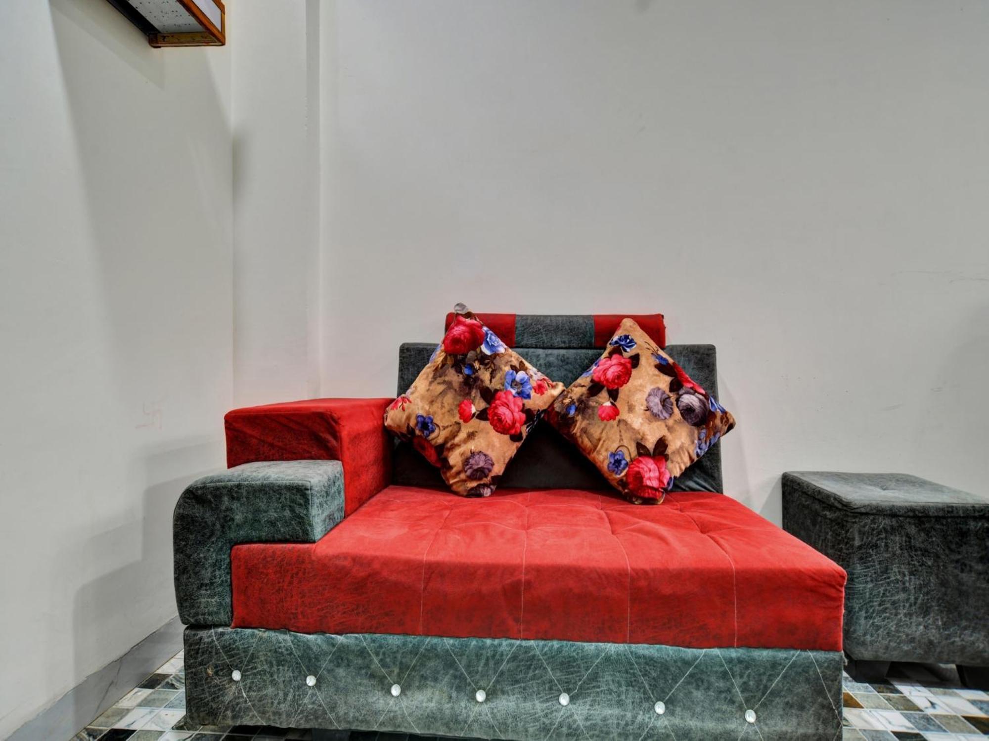Oyo Hotel Dr Greens إندور المظهر الخارجي الصورة